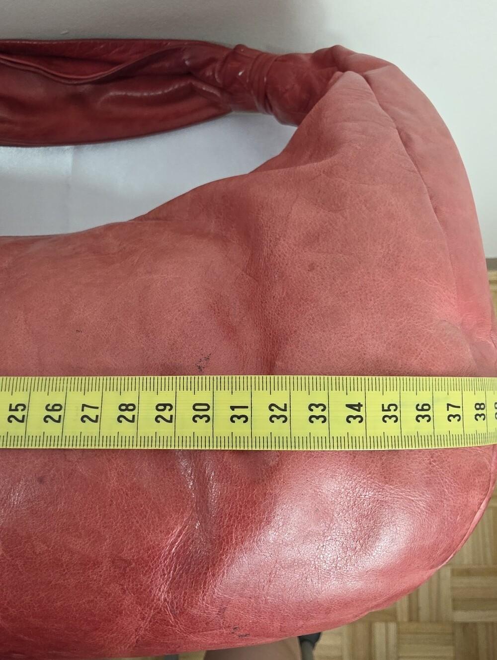 M0851 Classic Red Leather Hobo Shoulder Bag - Picture 9 of 15